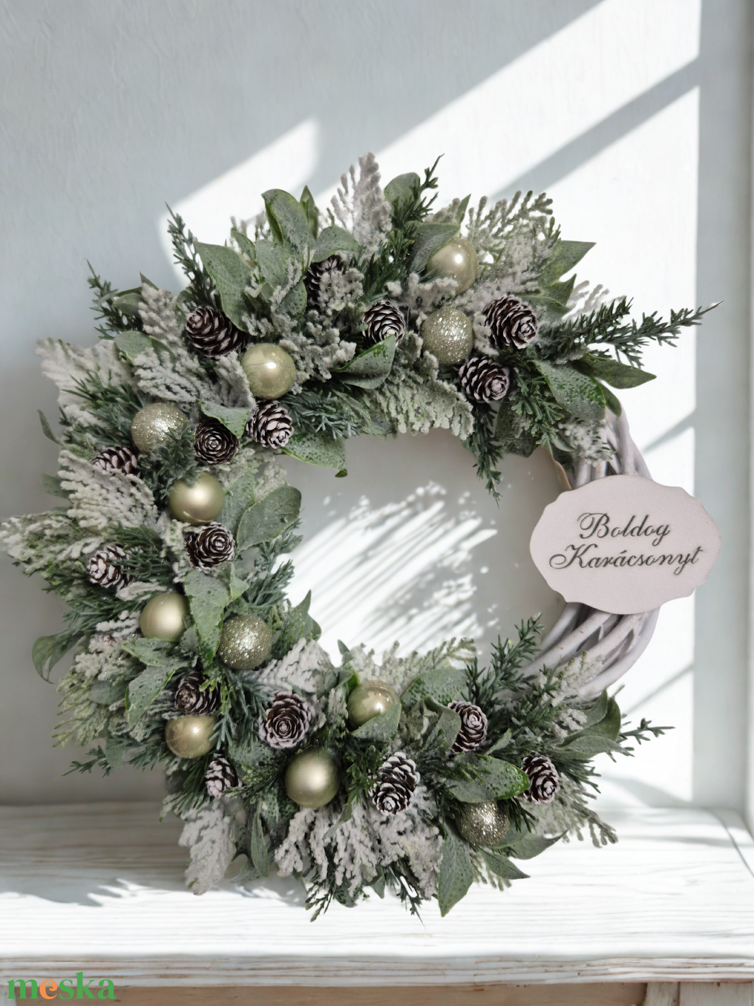 Havas hatású karácsonyi koszorú - természetes elegancia - karácsony - karácsonyi lakásdekoráció - karácsonyi ajtódíszek - Meska.hu Havas hatású karácsonyi koszorú - természetes elegancia - karácsony - karácsonyi lakásdekoráció - karácsonyi ajtódíszek - Meska.hu
