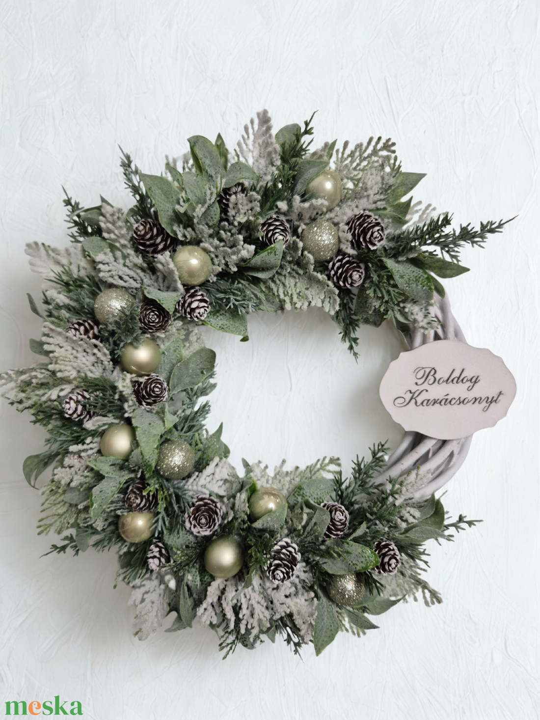 Havas hatású karácsonyi koszorú - természetes elegancia - karácsony - karácsonyi lakásdekoráció - karácsonyi ajtódíszek - Meska.hu Havas hatású karácsonyi koszorú - természetes elegancia - karácsony - karácsonyi lakásdekoráció - karácsonyi ajtódíszek - Meska.hu