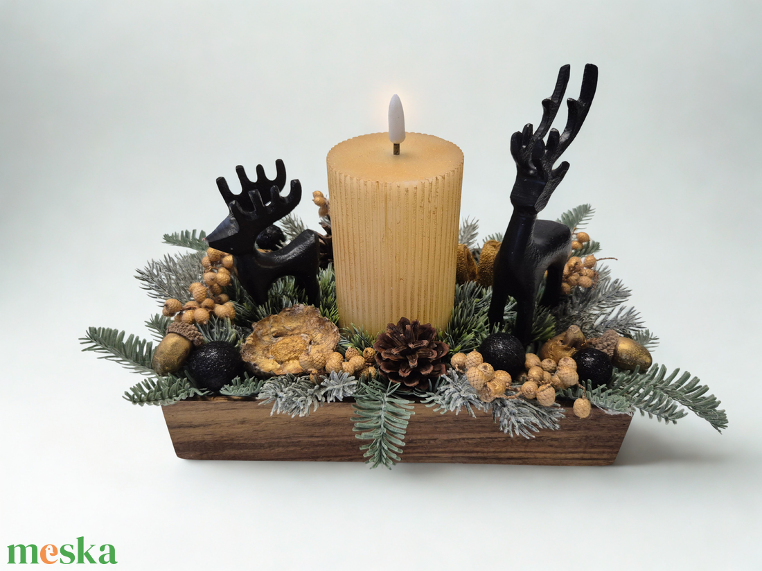 Fekete-arany téli szarvas asztaldísz � természetes, kézműves karácsonyi dekoráció led gyertyával - karácsony - adventi díszek - adventi asztaldísz - Meska.hu