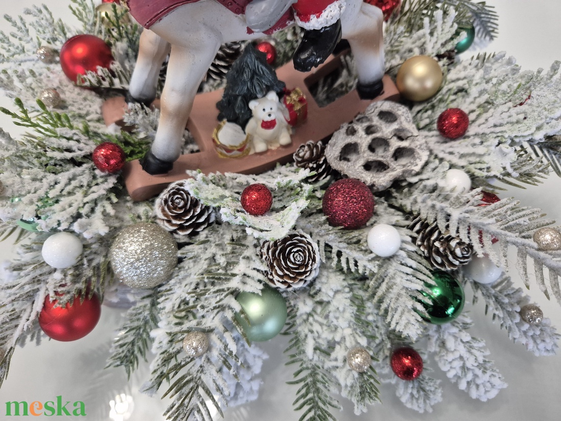 Télapós karácsonyi asztaldísz  klasszikus piros-arany-zöld színek, fa dobozban - karácsony - adventi díszek - adventi asztaldísz - Meska.hu