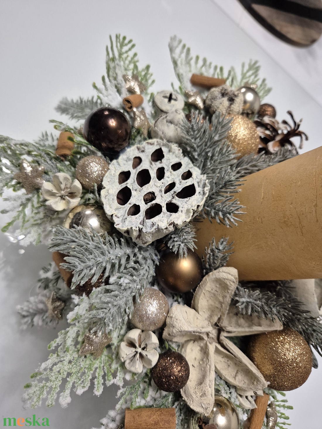 Fahéjas - arany kézműves téli asztaldísz led gyertyával. - karácsony - adventi díszek - adventi asztaldísz - Meska.hu