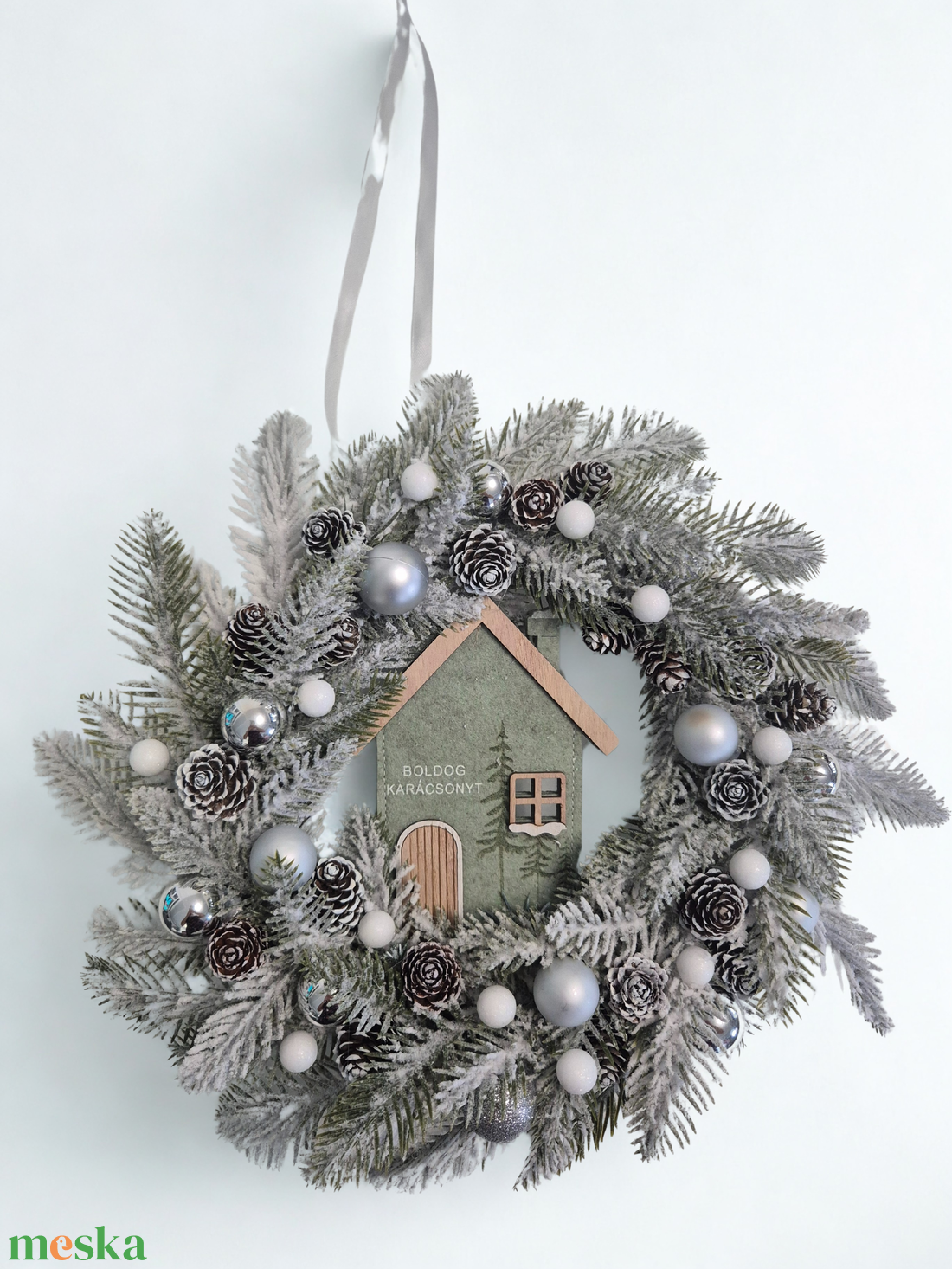 Havas Karácsonyi Kézműves Koszorú  Téli Házikós dekoráció - karácsony - adventi díszek - adventi ajtódísz - Meska.hu