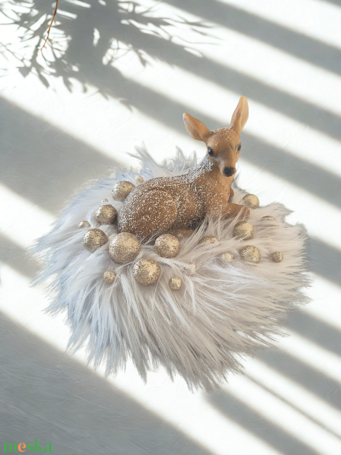 Elegáns őzikés téli asztaldísz arany fényekkel - karácsony - adventi díszek - adventi asztaldísz - Meska.hu