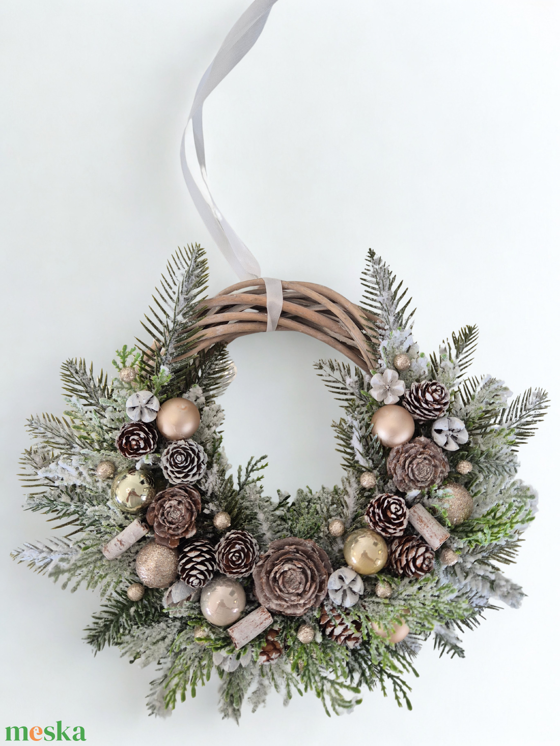 Karácsonyi kopogtató tobozokkal és fenyőágakkal � kézműves ajtódísz  -  - Meska.hu