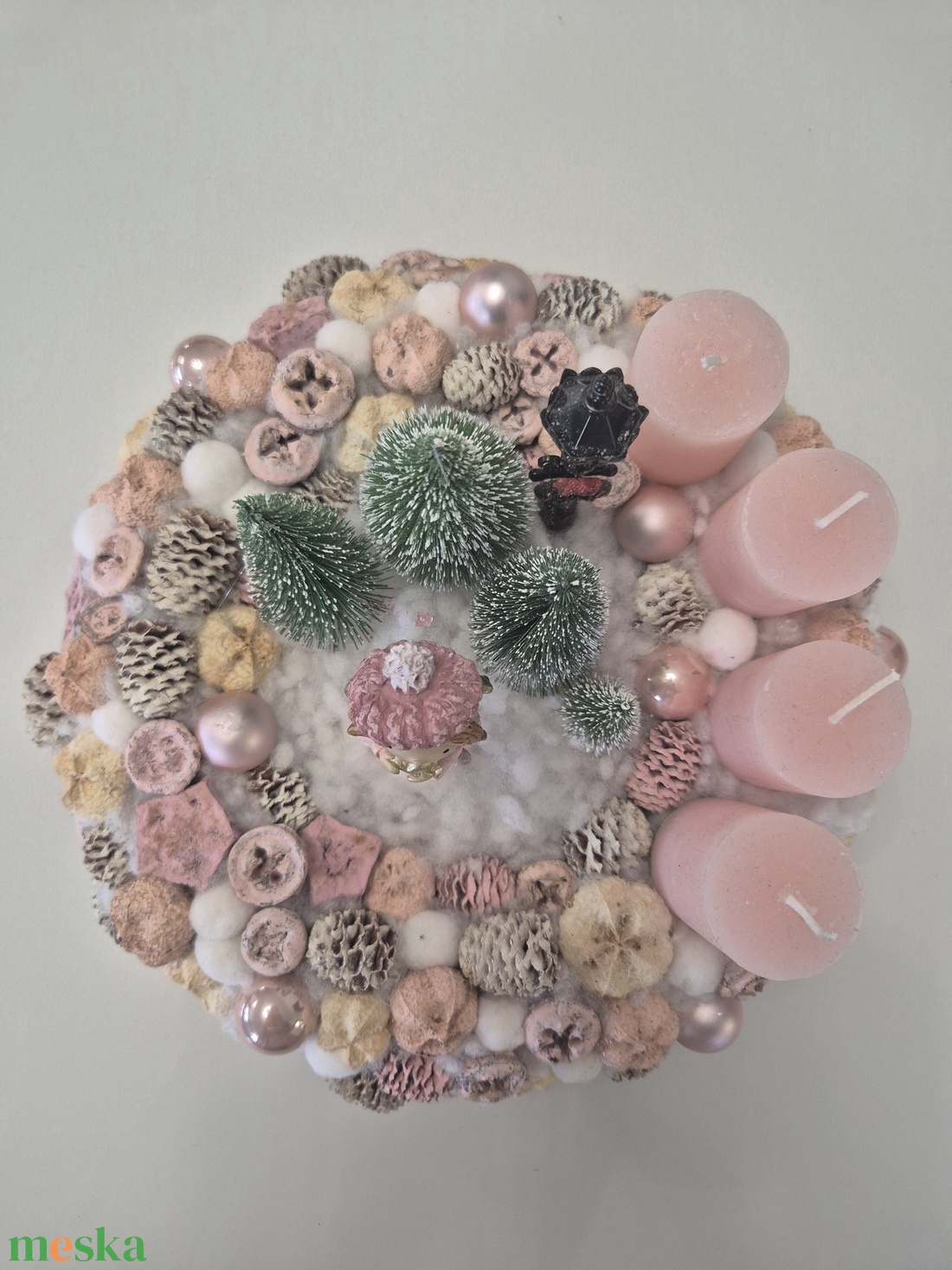 Rózsaszínpasztell adventi kézműves koszorú angyallal - karácsony - adventi díszek - adventi ajtódísz - Meska.hu