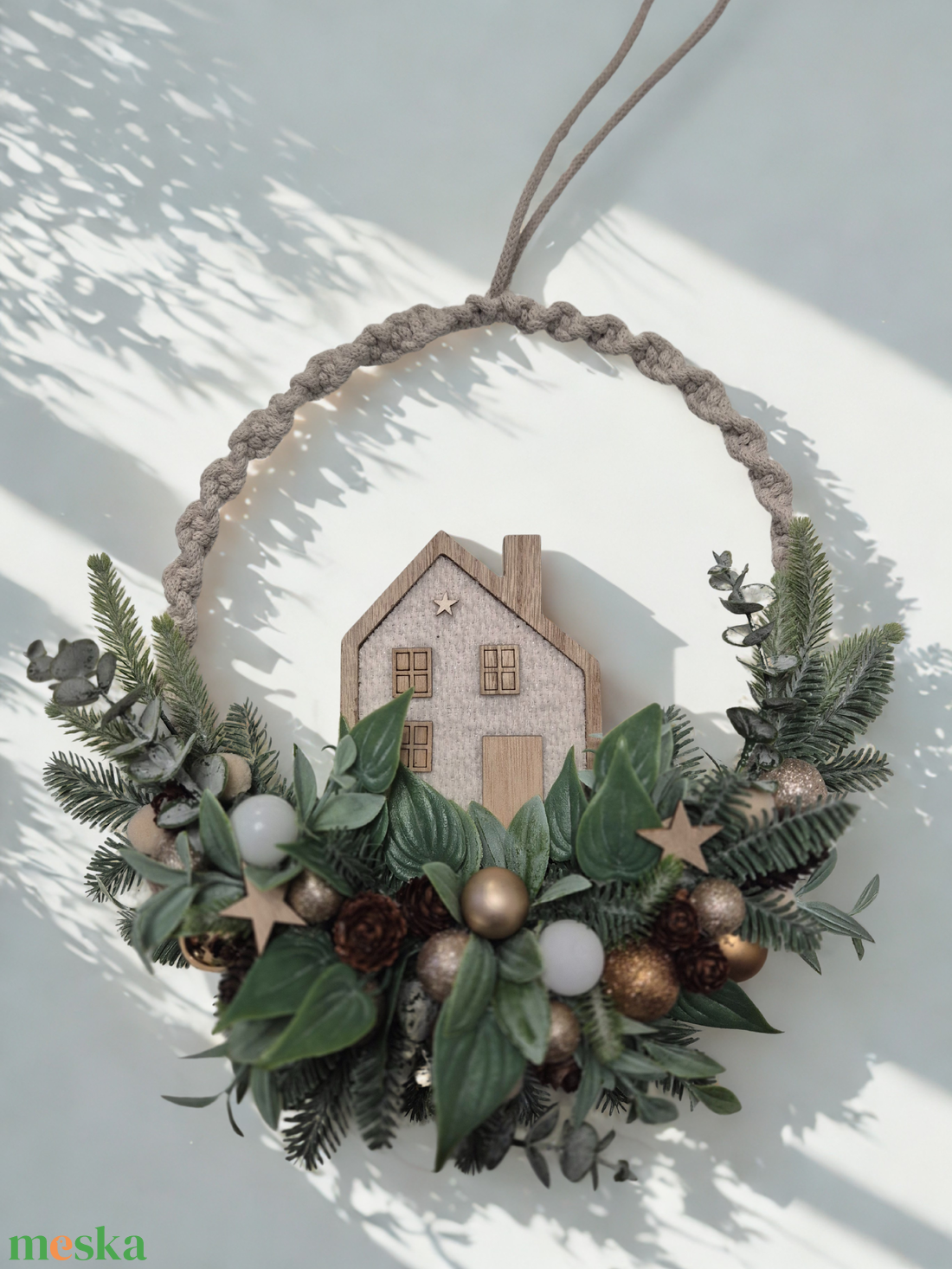 Téli Házikó kézműves ajtódísz / kopogtató  KENDEKOR  3234 cm - karácsony - karácsonyi lakásdekoráció - karácsonyi ajtódíszek - Meska.hu