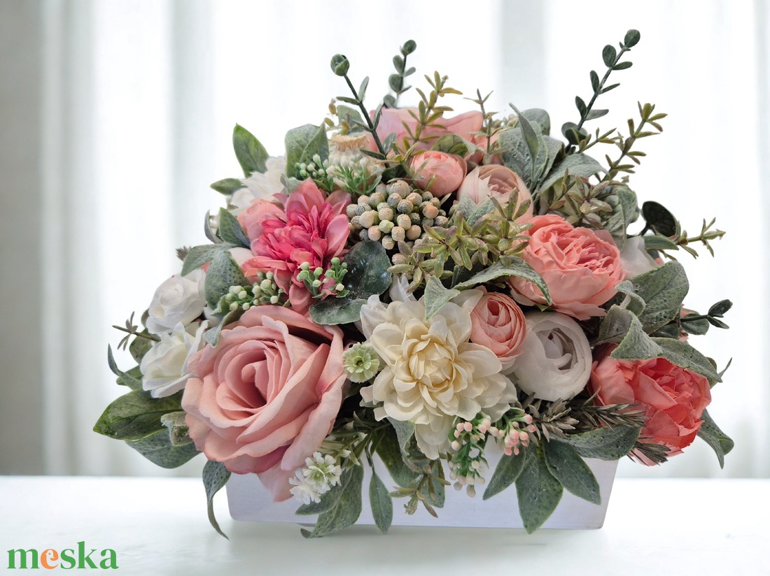 Romantikus virágos asztaldísz � pasztell elegancia - otthon & életmód - dekoráció - asztal és polc dekoráció - asztaldísz - Meska.hu