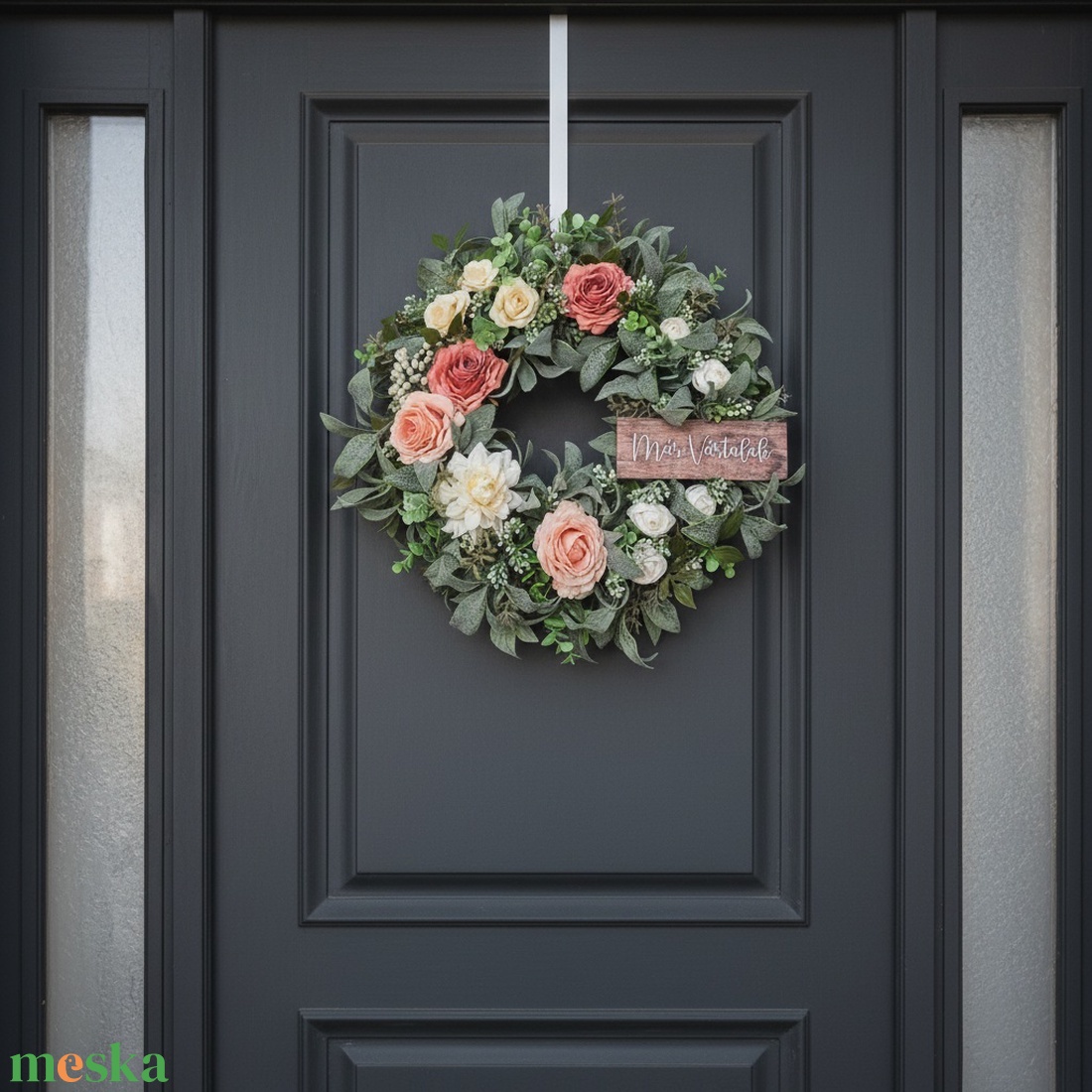Virágos elegáns koszorú � virágos ajtódekoráció, romantikus színvilág - Már vártalak felirat - otthon & életmód - dekoráció - ajtó- és ablak dekoráció - ajtódísz & kopogtató - Meska.hu