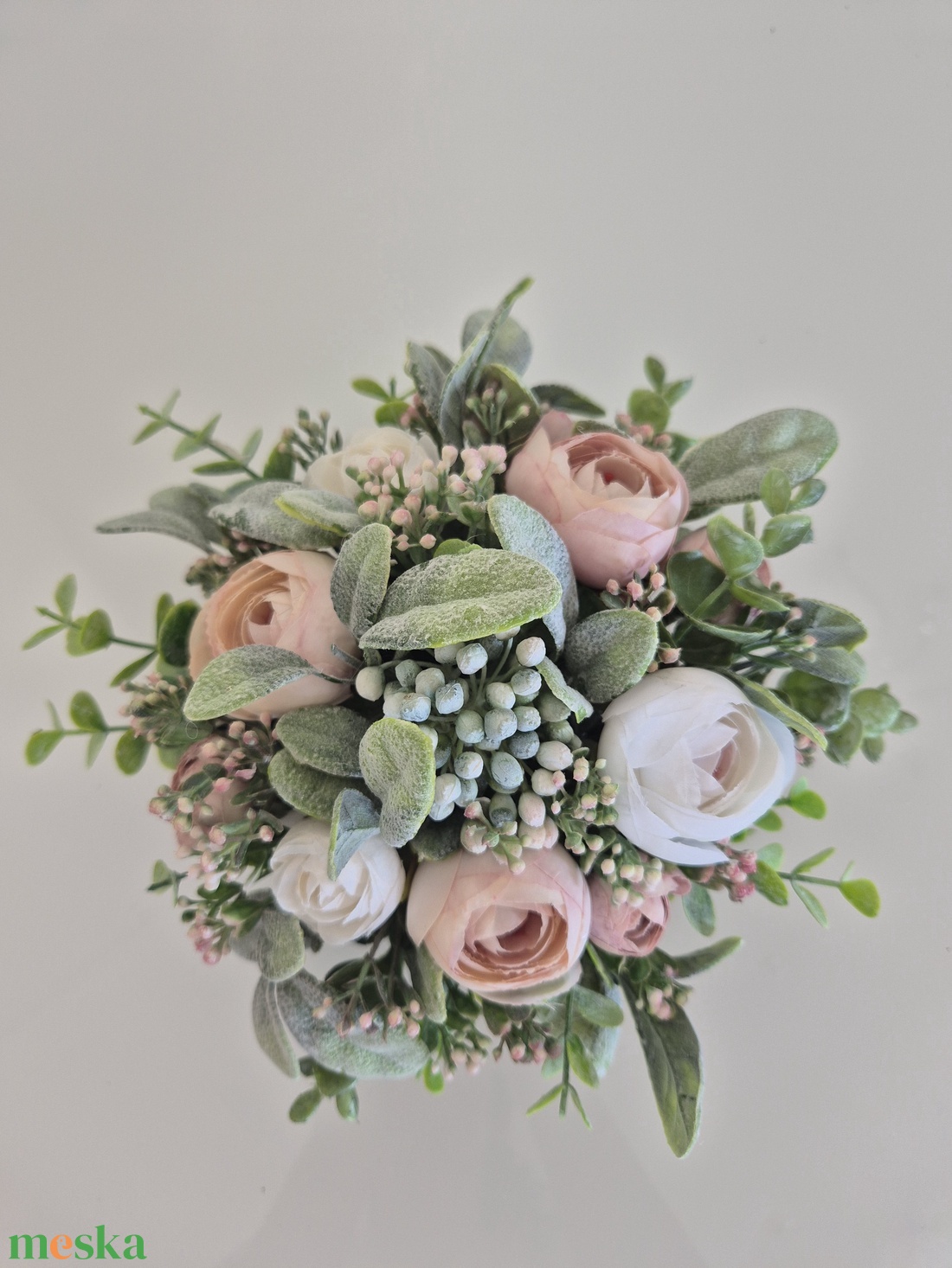 Romantikus virágos asztaldísz pasztell árnyalatokkal � elegáns, gondozásmentes dekoráció - otthon & életmód - virágdekoráció - virágdíszek - asztali virágdísz - Meska.hu