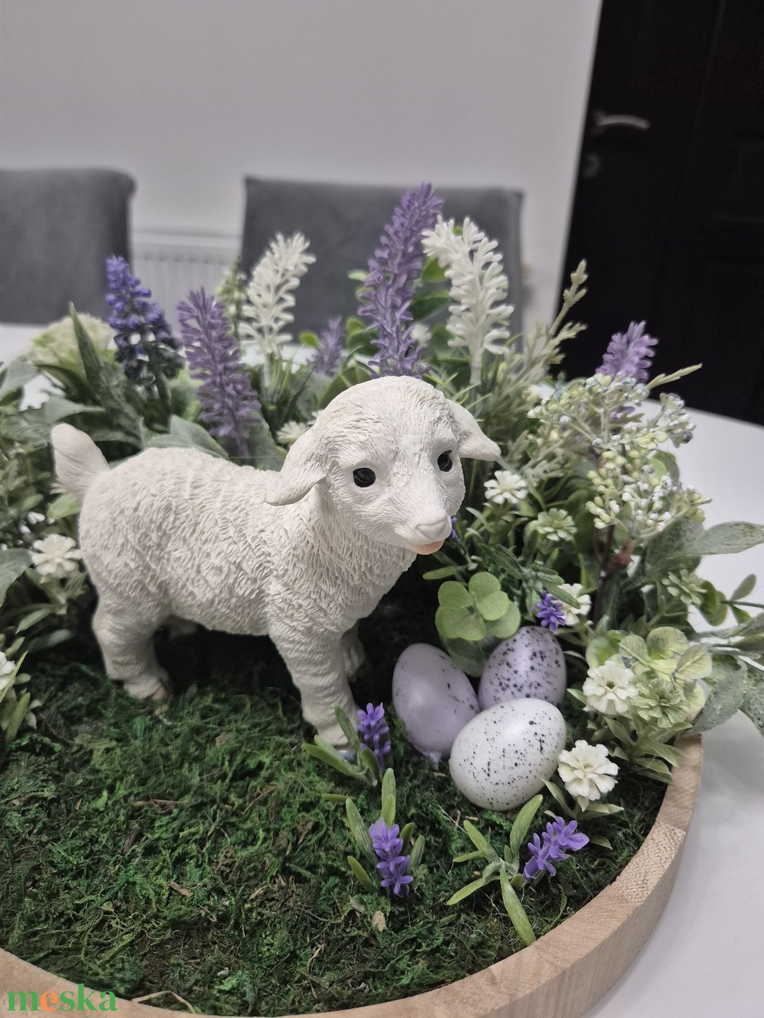 Bárányos asztaldísz fa tálcán � természetes hatású dekoráció - otthon & életmód - dekoráció - asztal és polc dekoráció - asztaldísz - Meska.hu