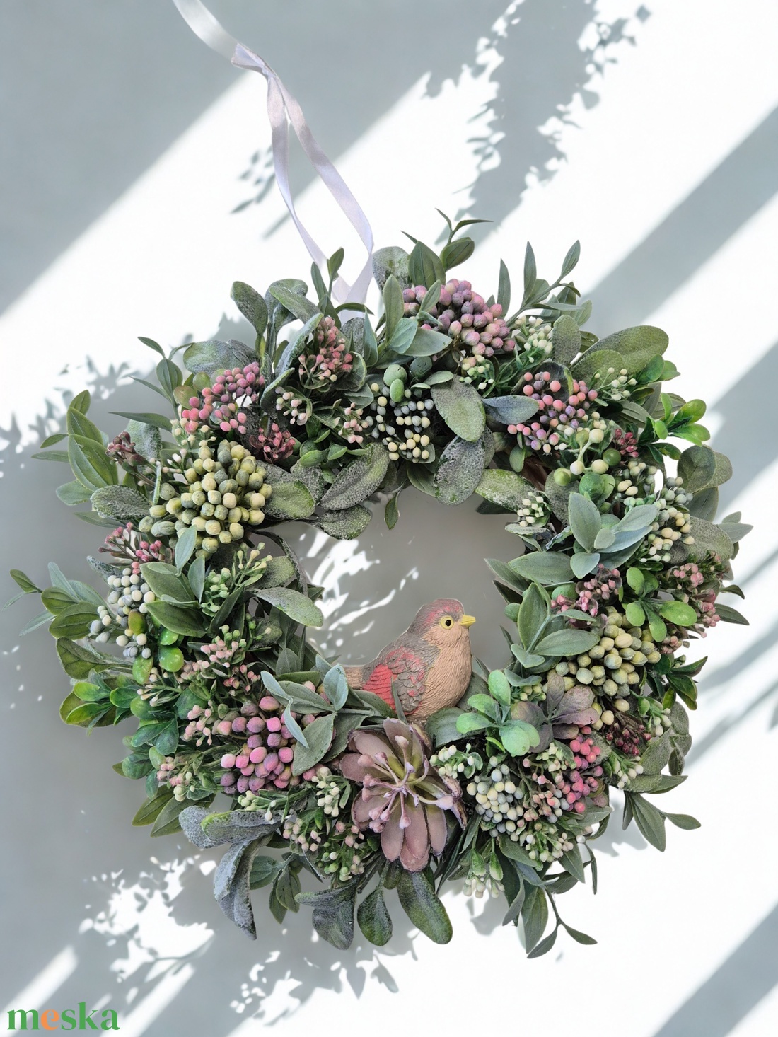 Bogyós tavaszi koszorú - kismadárral, természetes hatású  - otthon & életmód - dekoráció - ajtó- és ablak dekoráció - ajtódísz & kopogtató - Meska.hu