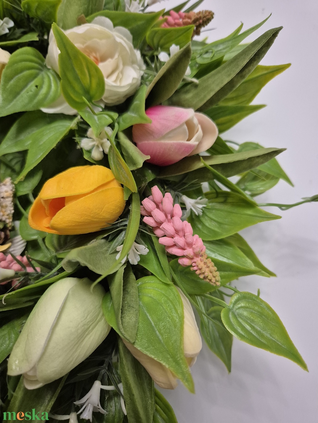 Tulipános tavaszi koszorú - tavasztündérrel, természetes hatású  - otthon & életmód - dekoráció - ajtó- és ablak dekoráció - ajtódísz & kopogtató - Meska.hu