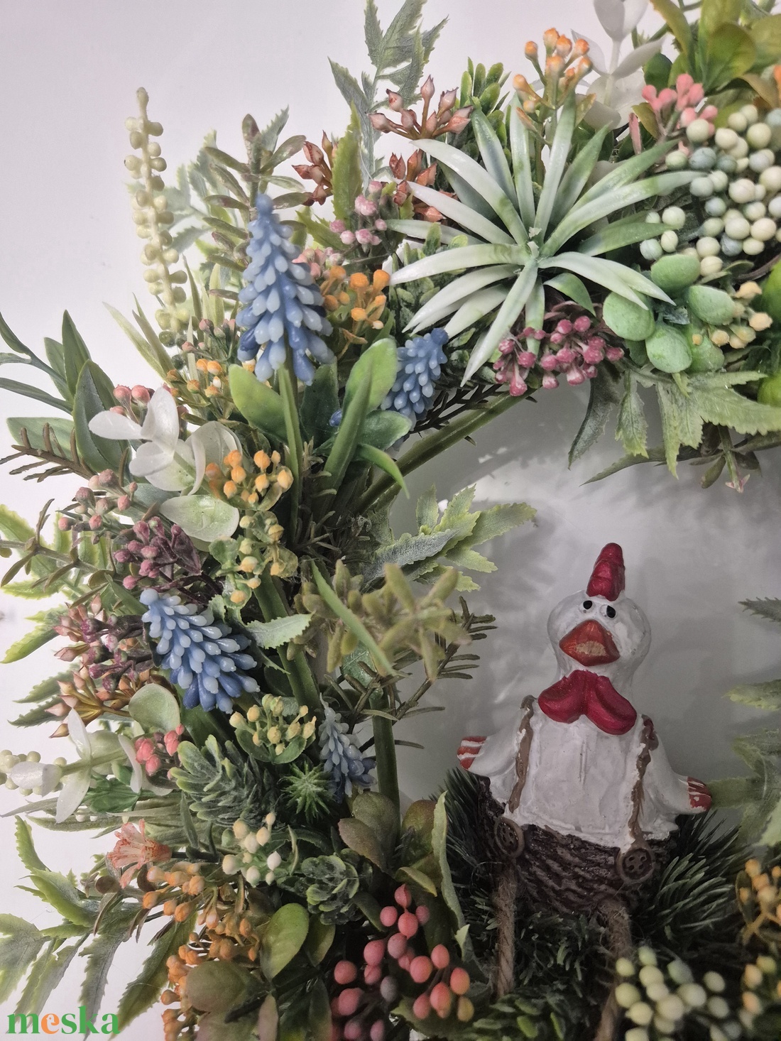 Bogyós tavaszi koszorú - kiskakassal, természetes hatású  - otthon & életmód - dekoráció - ajtó- és ablak dekoráció - ajtódísz & kopogtató - Meska.hu