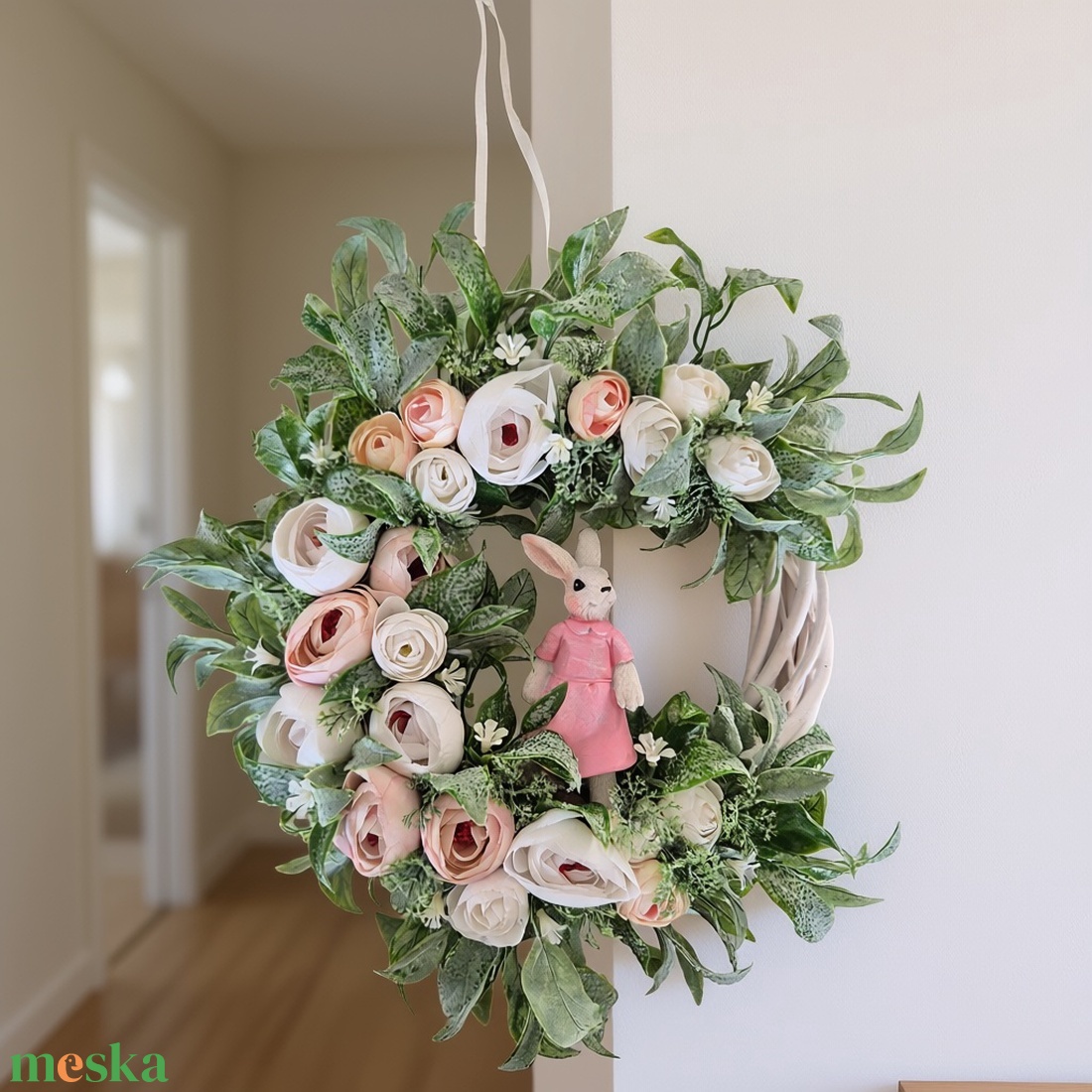 Virágos tavaszi koszorú - nyuszival, természetes hatású  - otthon & életmód - dekoráció - ajtó- és ablak dekoráció - ajtódísz & kopogtató - Meska.hu