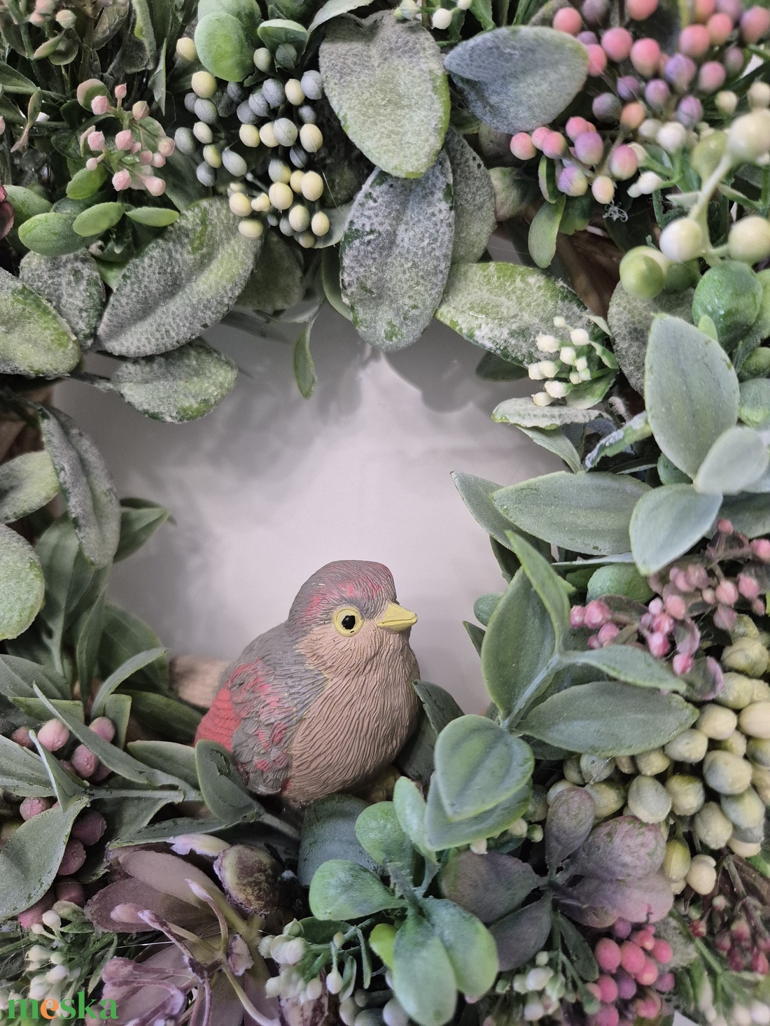 Bogyós tavaszi koszorú - kismadárral, természetes hatású  - otthon & életmód - dekoráció - ajtó- és ablak dekoráció - ajtódísz & kopogtató - Meska.hu