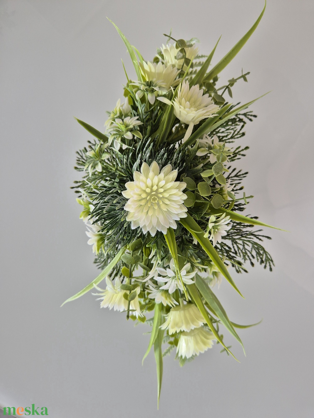 LED-es lámpás kegyeleti dísz fehér virággal - otthon & életmód - vallás - temetkezési tárgy - sírdísz, kegyeleti dísz - Meska.hu