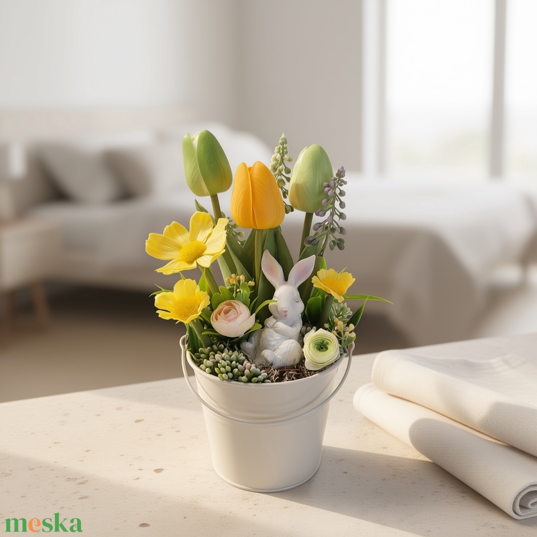 Virágos asztaldísz nyuszival� elegáns, gondozásmentes dekoráció - ünnepi díszek, dekorációk - húsvéti díszek és dekorációk - húsvéti virágos díszek - Meska.hu