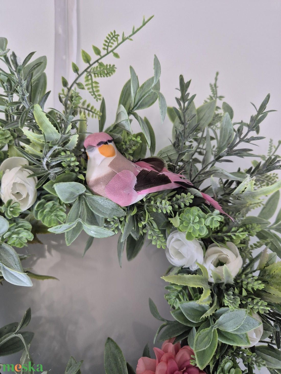 Virágos koszorú kismadárral- természetes hatású, élethű - otthon & életmód - dekoráció - ajtó- és ablak dekoráció - ajtódísz & kopogtató - Meska.hu