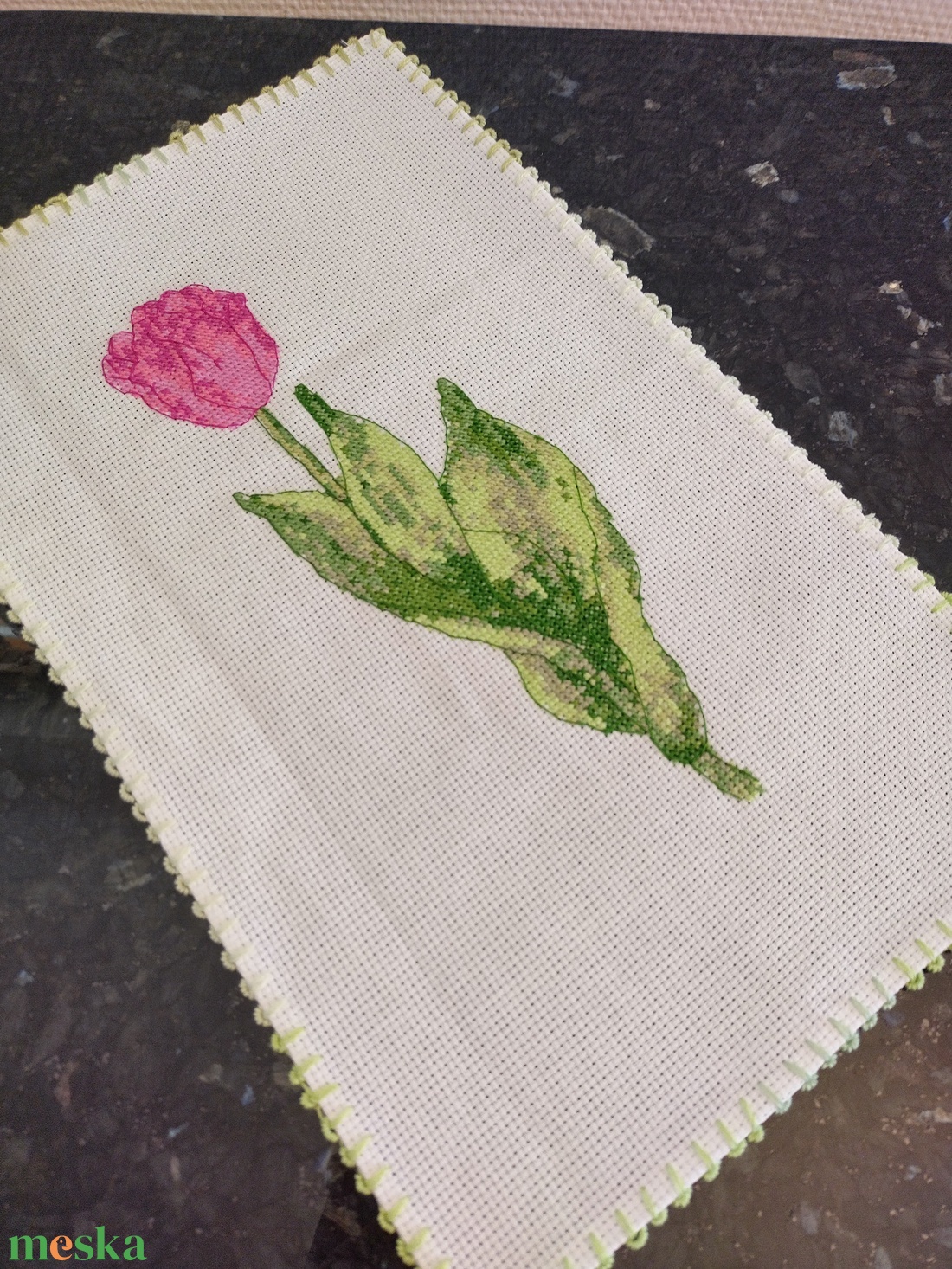 Tulipános kisterítő - művészet - textilkép - keresztszemes - Meska.hu