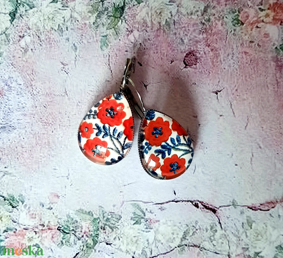 Tűzpiros - nemesacél alapú üveglencsés fülbevaló - ékszer - fülbevaló - lógó csepp fülbevaló - Meska.hu