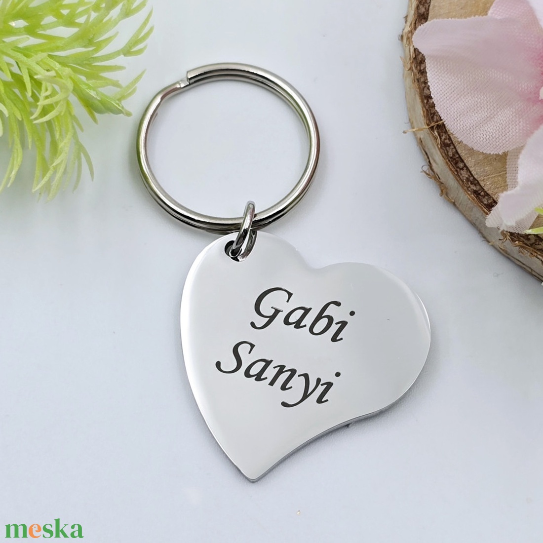Gravírozott kulcstartó saját felirattal - szív medállal - táska & tok - kulcstartó & táskadísz - kulcstartó - Meska.hu