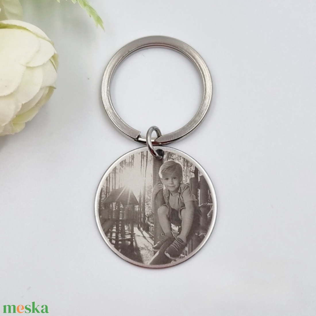 Saját fényképes gravírozott kulcstartó - kör medál kulcskarikán - táska & tok - kulcstartó & táskadísz - kulcstartó - Meska.hu