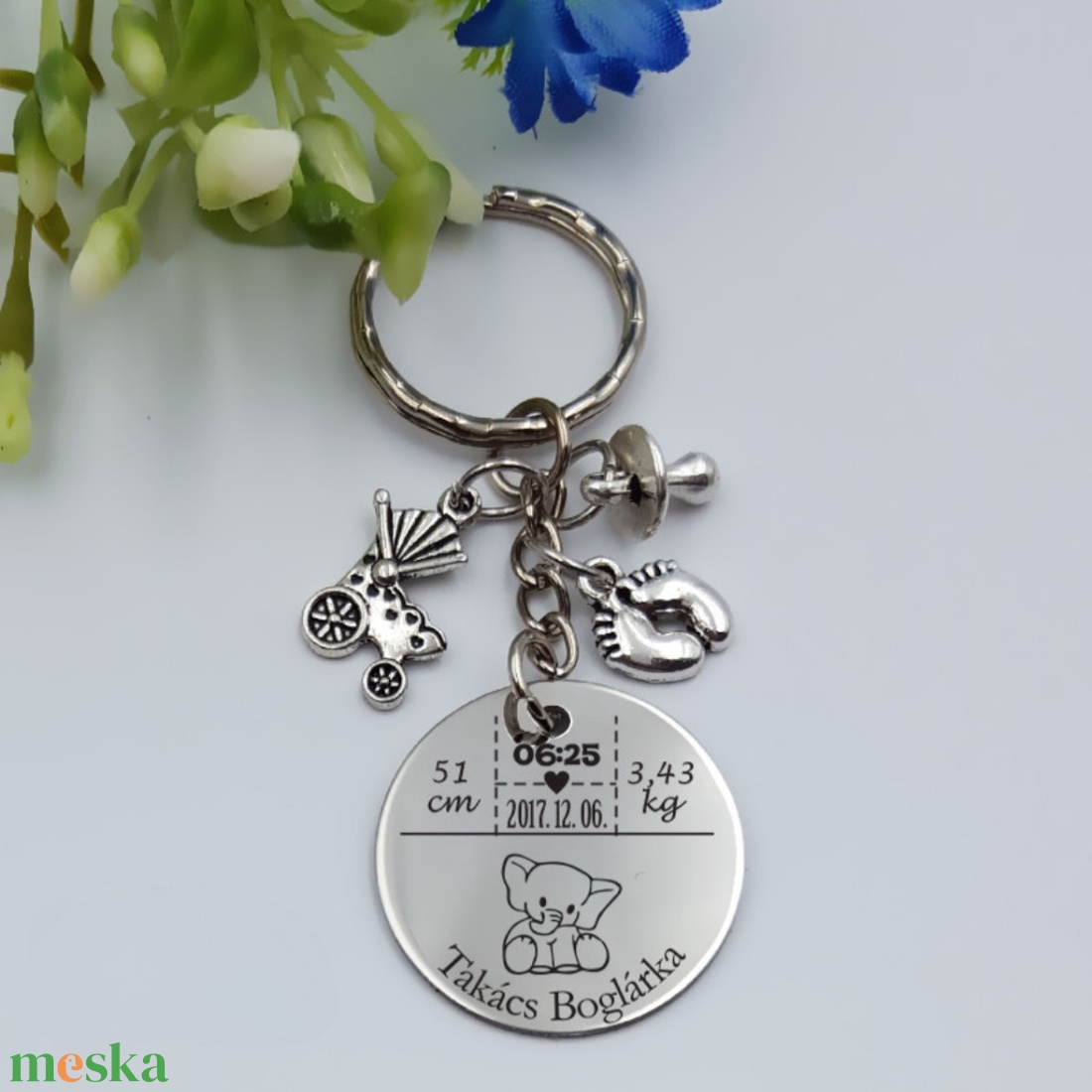 Hello Baby babaköszöntő kulcstartó egyedi gravírozással, charmokkal - táska & tok - kulcstartó & táskadísz - kulcstartó - Meska.hu