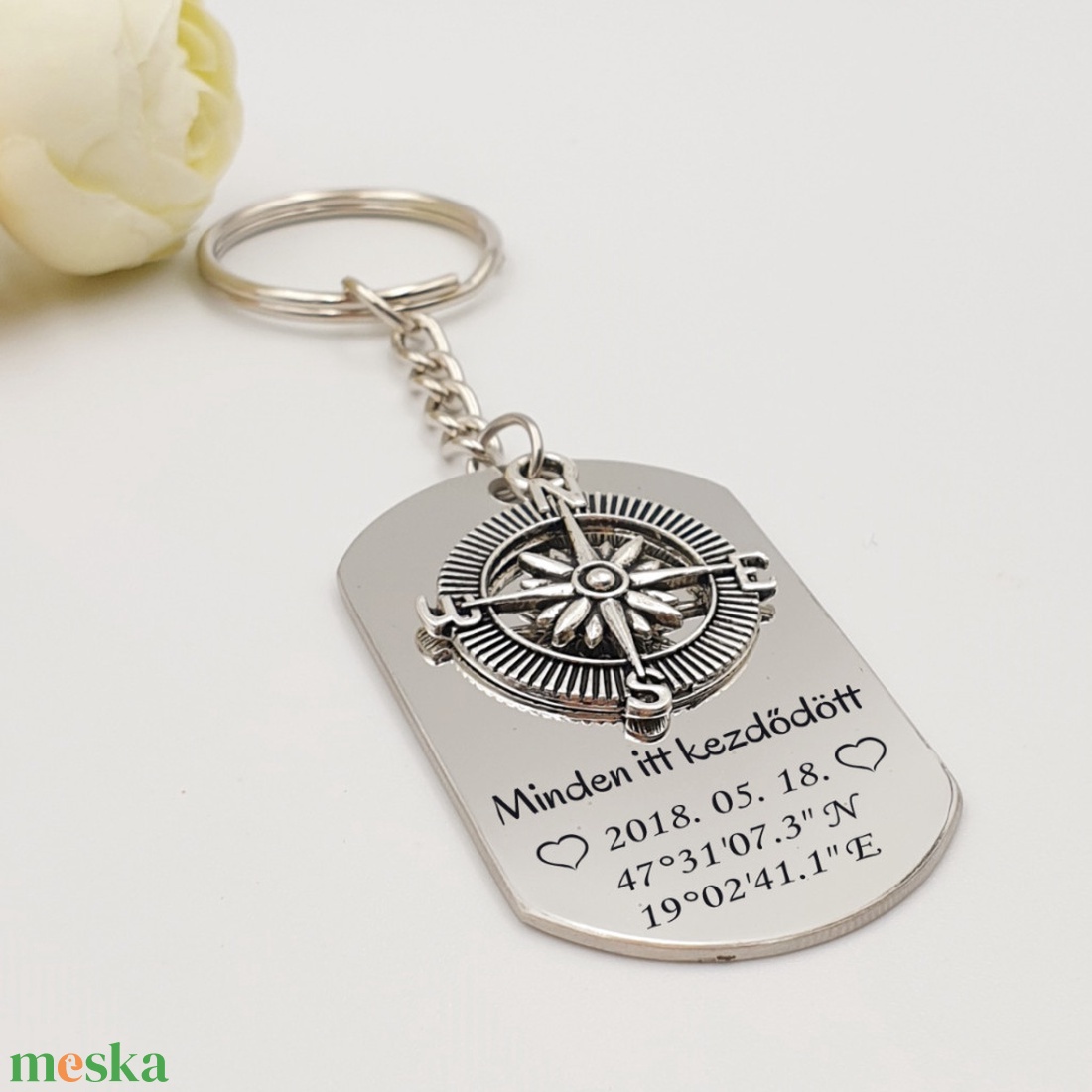 Gravírozott kulcstartó GPS koordinátákkal, egyedi dátummal - Minden itt kezdődött... l - táska & tok - kulcstartó & táskadísz - kulcstartó - Meska.hu