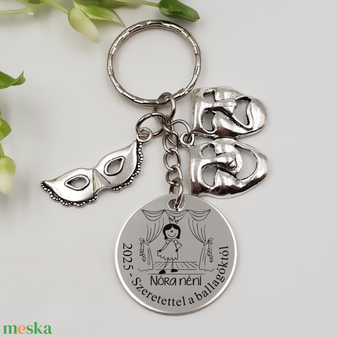Ajándék drámatanárnőnek ballagásra, pedagógusnapra, tanév végére - Gravírozott grafikás ballagási kulcstartó 1_50. - táska & tok - kulcstartó & táskadísz - kulcstartó - Meska.hu