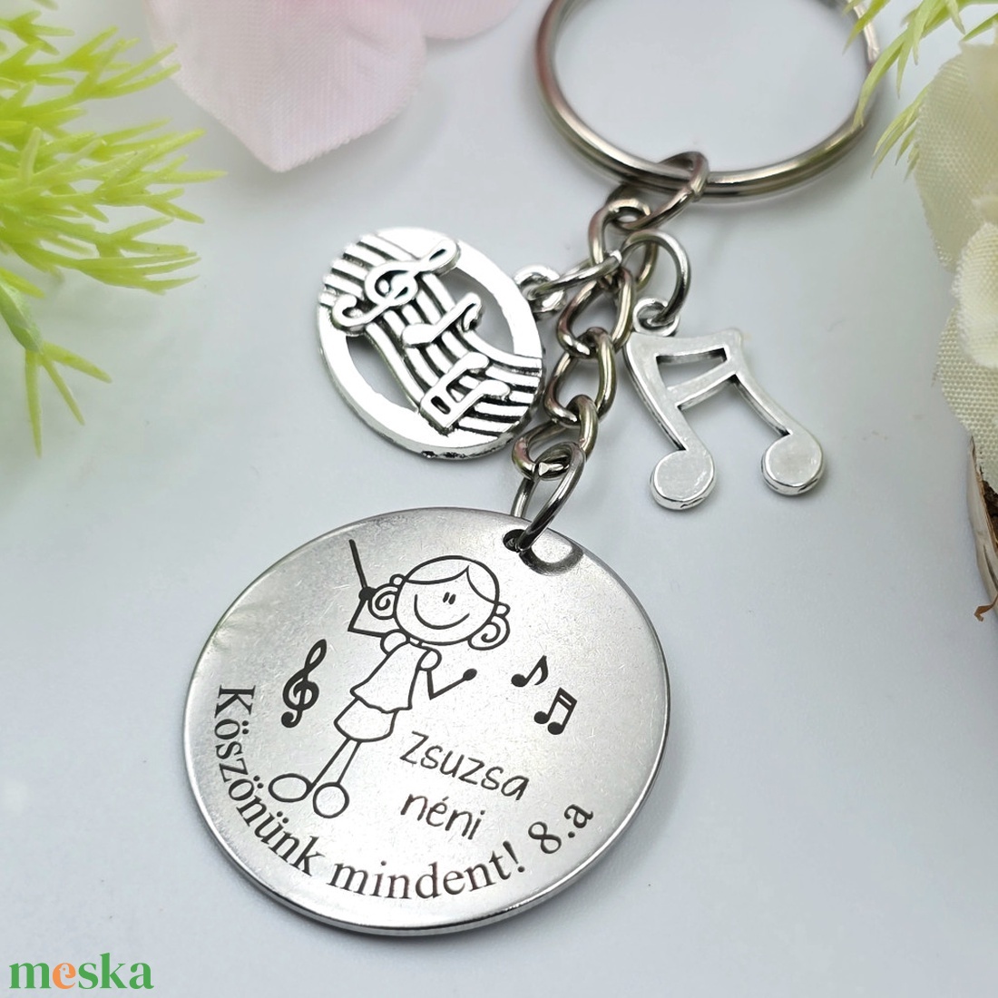 Ajándék énektanárnőnek ballagásra, pedagógusnapra, tanév végére - Gravírozott grafikás ballagási kulcstartó 2_34. - táska & tok - kulcstartó & táskadísz - kulcstartó - Meska.hu