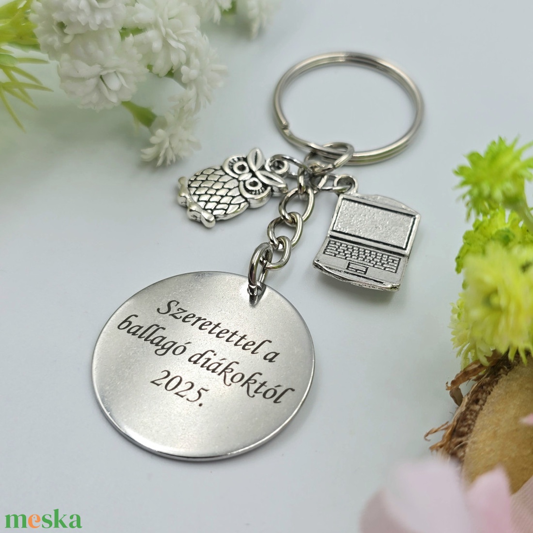 Ajándék informatikatanároknak ballagásra, pedagógusnapra, tanév végére - Gravírozott szöveges ballagási kulcstartó 1. - táska & tok - kulcstartó & táskadísz - kulcstartó - Meska.hu