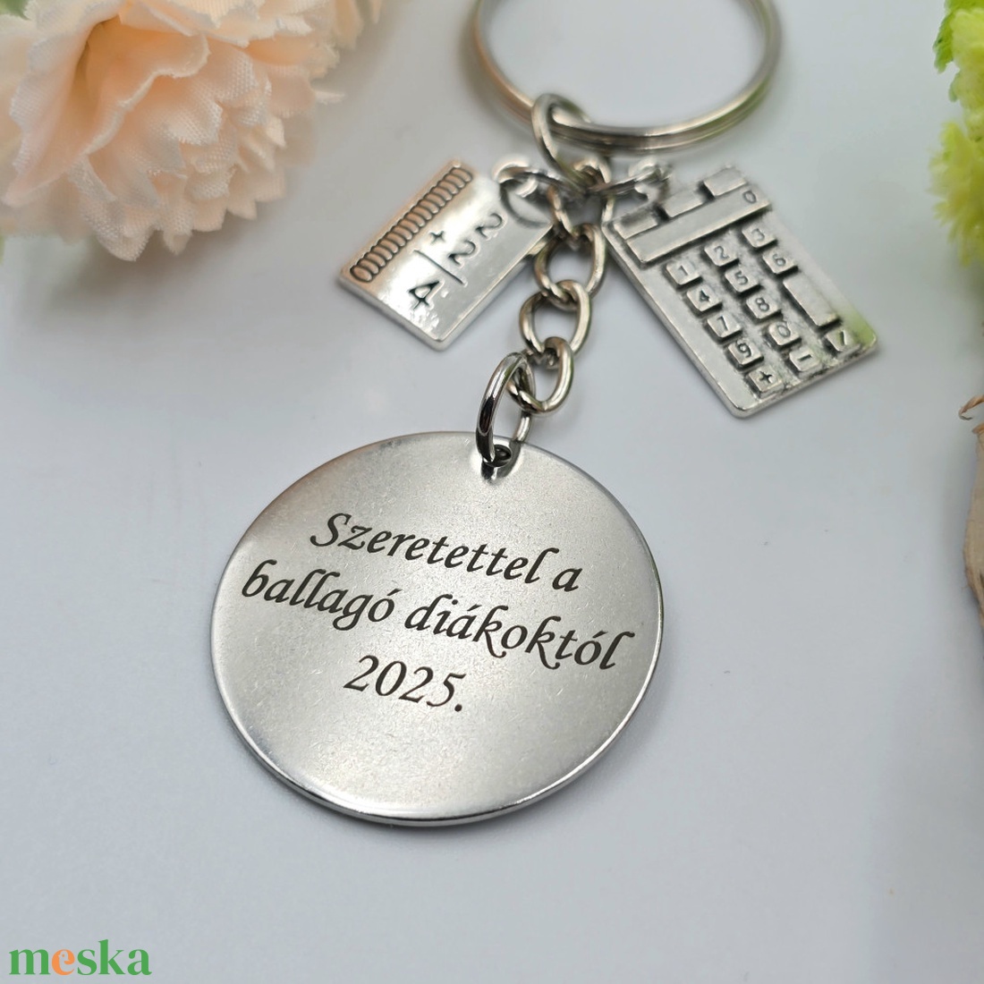 Ajándék matematikatanároknak ballagásra, pedagógusnapra, tanév végére - Gravírozott szöveges ballagási kulcstartó 3. - táska & tok - kulcstartó & táskadísz - kulcstartó - Meska.hu