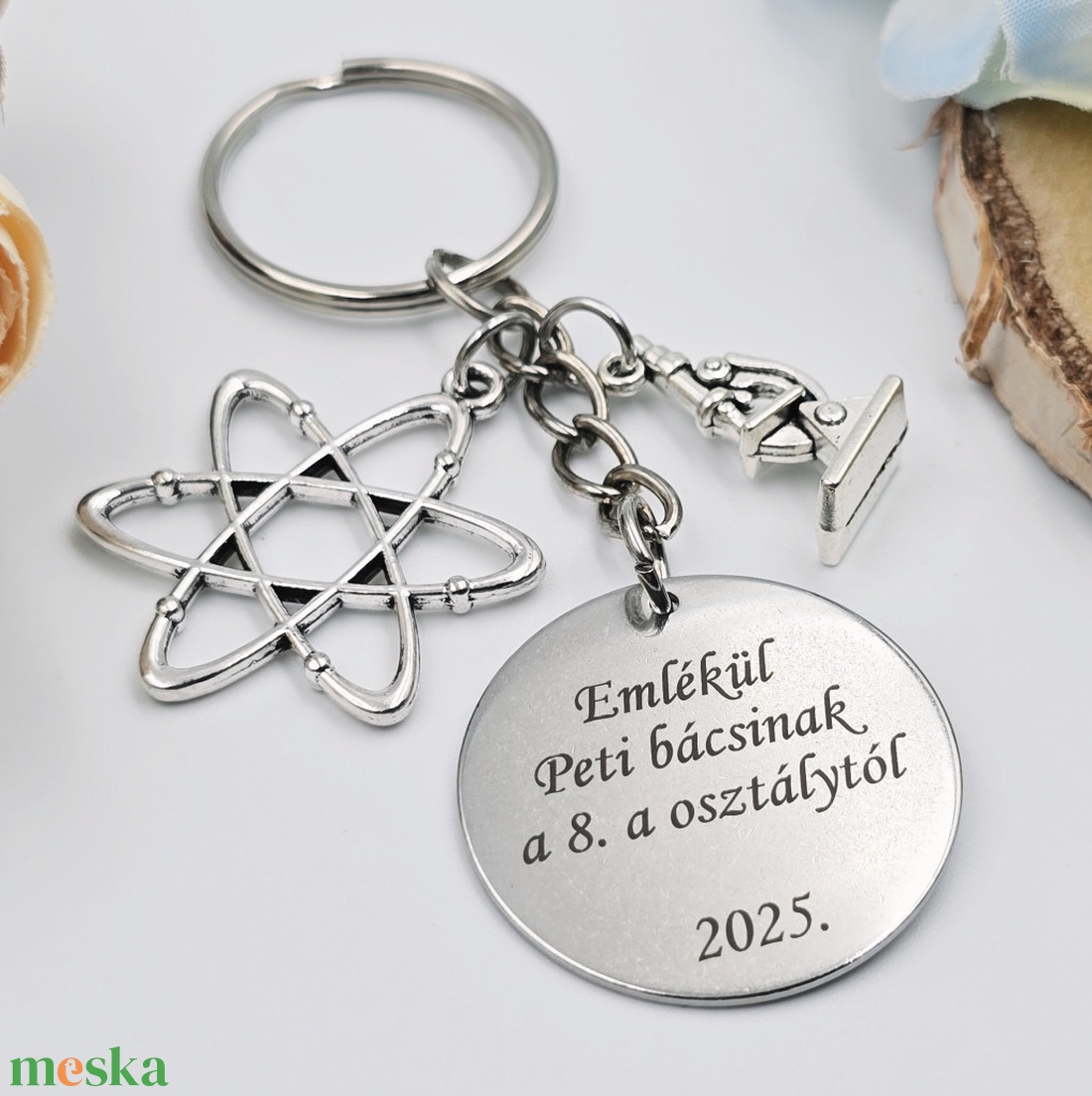Ajándék kémiatanároknak ballagásra, pedagógusnapra, tanév végére - Gravírozott szöveges ballagási kulcstartó 2. - táska & tok - kulcstartó & táskadísz - kulcstartó - Meska.hu
