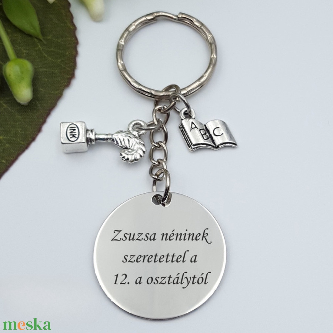 Ajándék magyartanároknak ballagásra, pedagógusnapra, tanév végére - Gravírozott szöveges ballagási kulcstartó 1. - táska & tok - kulcstartó & táskadísz - kulcstartó - Meska.hu