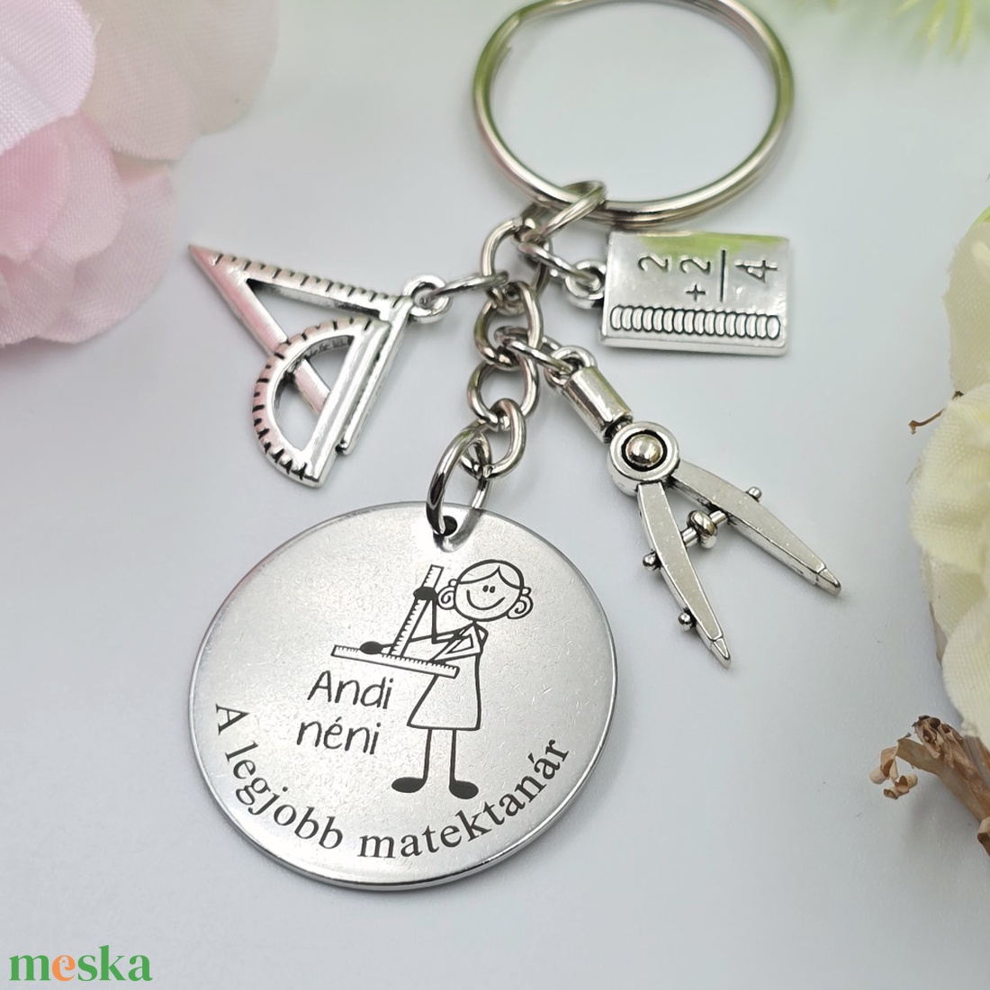 Ajándék matematikatanárnőnek ballagásra, pedagógusnapra, tanév végére - Gravírozott grafikás ballagási kulcstartó 4_21. - táska & tok - kulcstartó & táskadísz - kulcstartó - Meska.hu