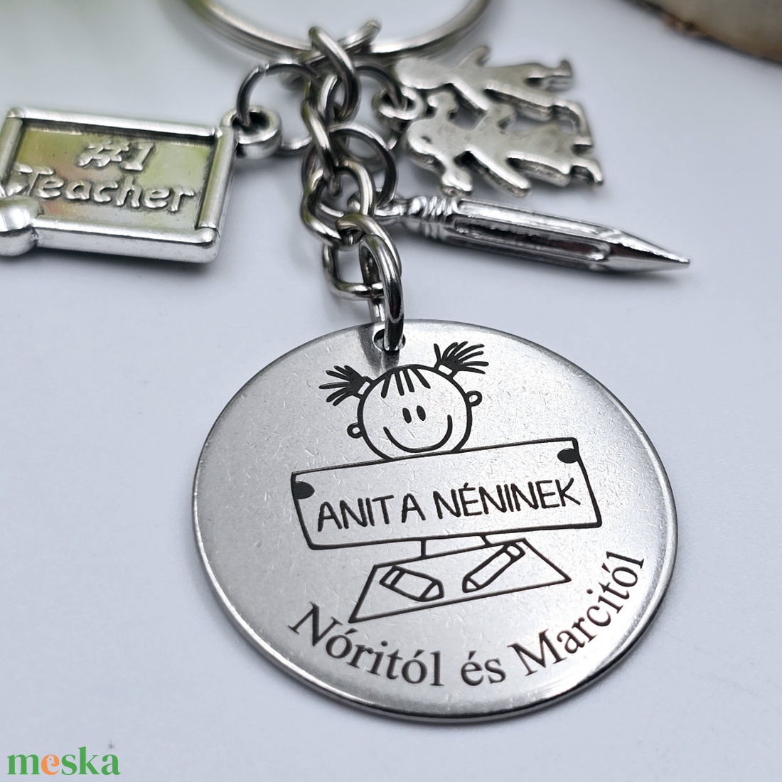 Ajándék tanító néninek ballagásra, pedagógusnapra, tanév végére - Gravírozott grafikás ballagási kulcstartó 3_12. - táska & tok - kulcstartó & táskadísz - kulcstartó - Meska.hu