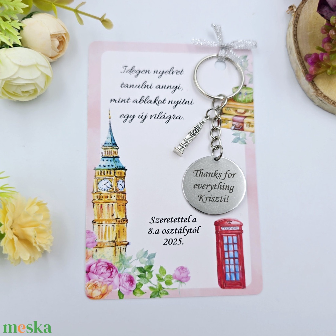 Angol tanároknak ajándék ballagásra, pedagógusnapra, tanév végére - Gravírozott ballagási kulcstartó ajándékkártyán - táska & tok - kulcstartó & táskadísz - kulcstartó - Meska.hu