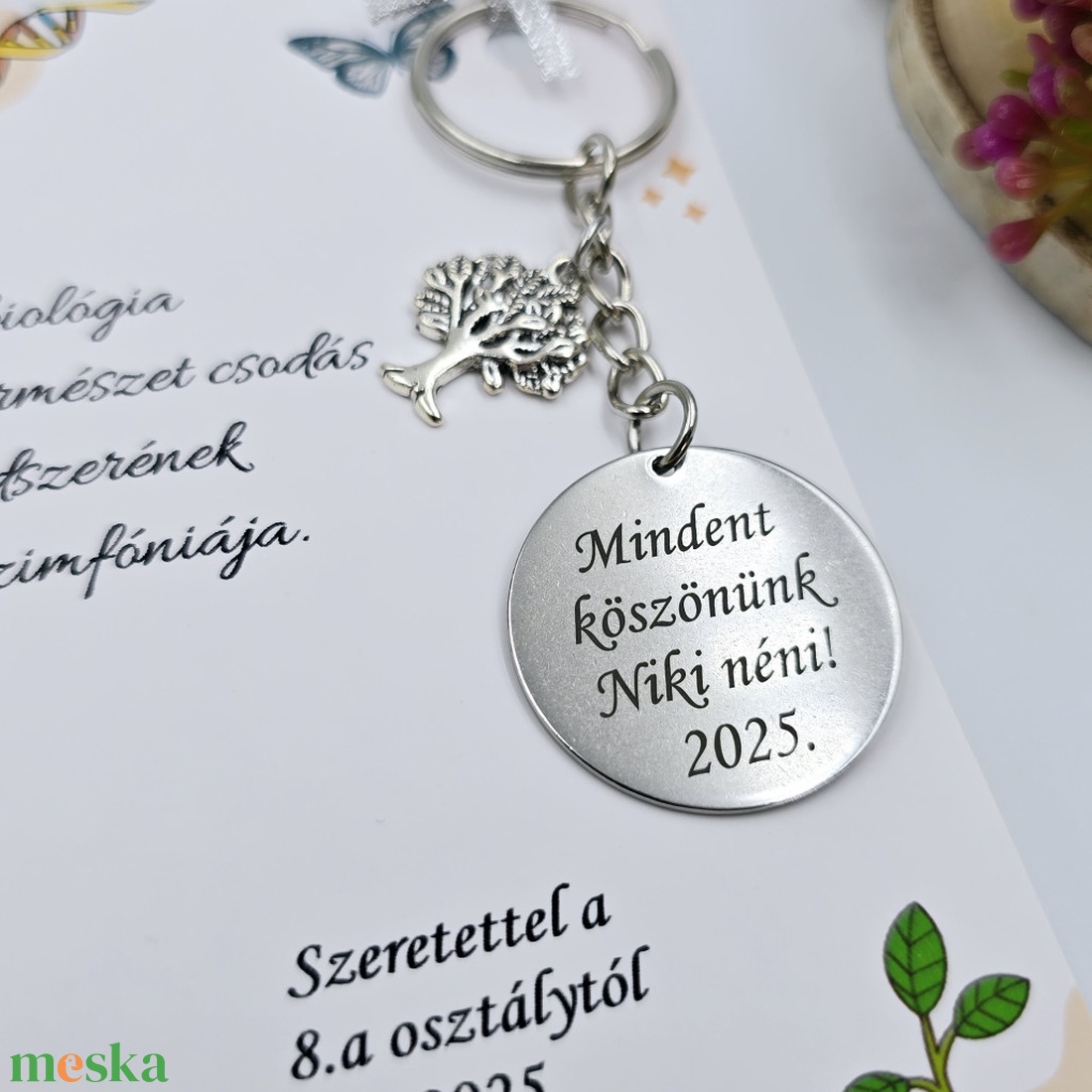 Ajándék biológiatanároknak ballagásra, pedagógusnapra, tanév végére - Gravírozott ballagási kulcstartó ajándékkártyán - táska & tok - kulcstartó & táskadísz - kulcstartó - Meska.hu