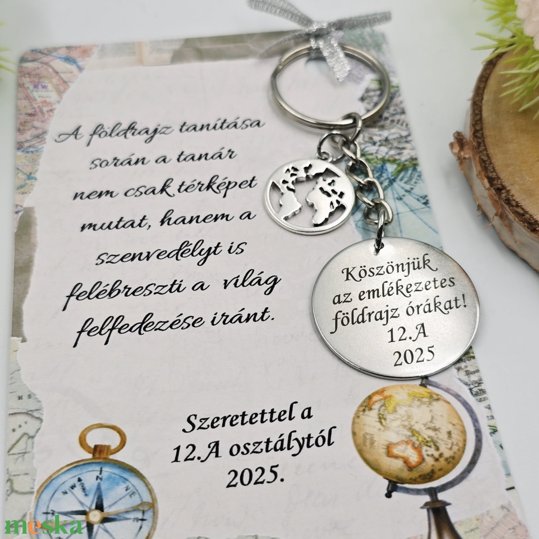 Földrajz tanároknak ajándék ballagásra, pedagógusnapra, tanév végére - Gravírozott ballagási kulcstartó ajándékkártyán - táska & tok - kulcstartó & táskadísz - kulcstartó - Meska.hu
