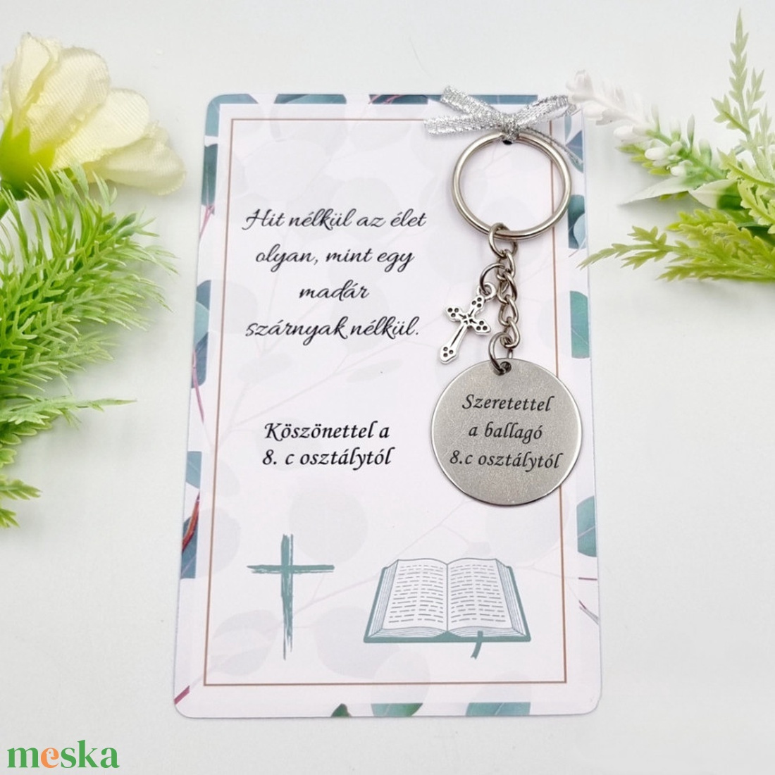 Hittan tanároknak ajándék ballagásra, pedagógusnapra, tanév végére - Gravírozott ballagási kulcstartó ajándékkártyán - táska & tok - kulcstartó & táskadísz - kulcstartó - Meska.hu
