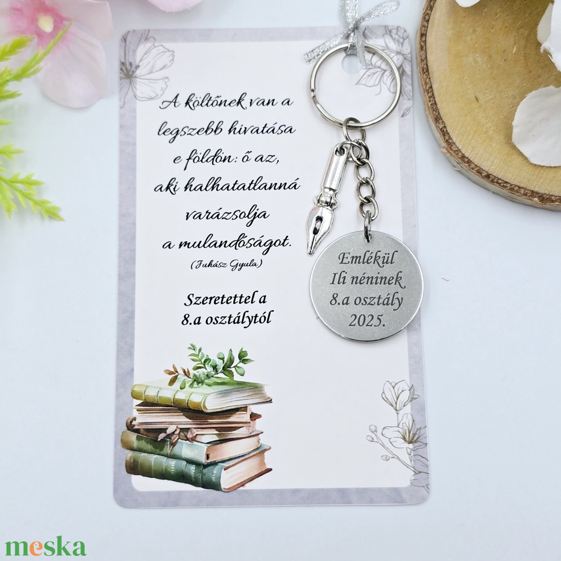 Ajándék magyartanároknak ballagásra, pedagógusnapra, tanév végére - Gravírozott ballagási kulcstartó ajándékkártyán - táska & tok - kulcstartó & táskadísz - kulcstartó - Meska.hu