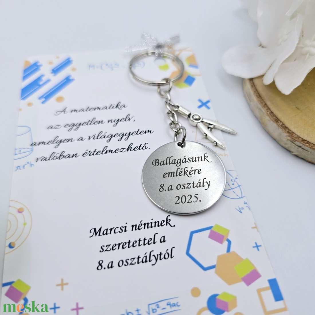 Ajándék matematikatanároknak ballagásra, pedagógusnapra, tanév végére - Gravírozott ballagási kulcstartó ajándékkártyán - táska & tok - kulcstartó & táskadísz - kulcstartó - Meska.hu