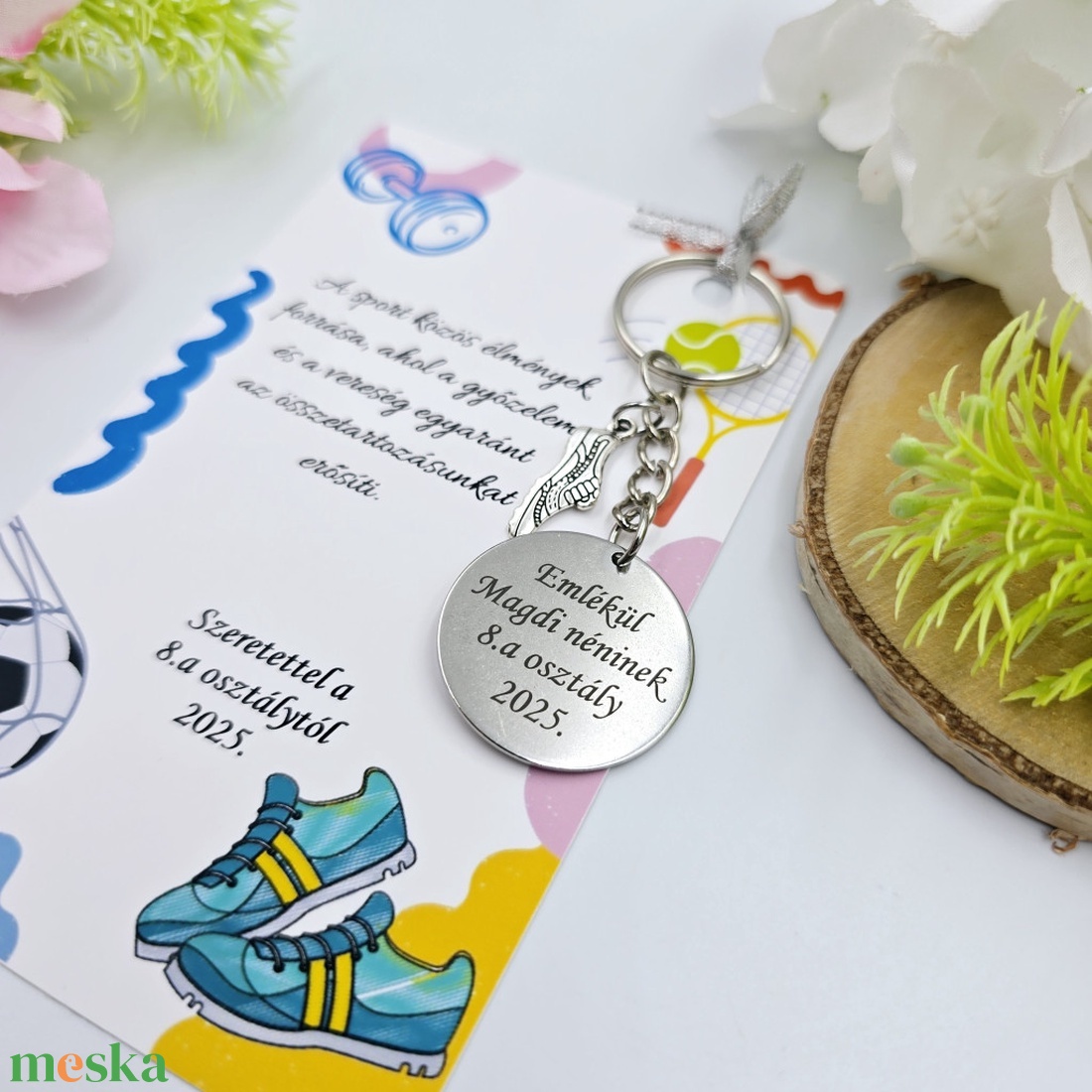 Ajándék testneveléstanároknak ballagásra, pedagógusnapra, tanév végére - Gravírozott ballagási kulcstartó ajándékkártyán - táska & tok - kulcstartó & táskadísz - kulcstartó - Meska.hu