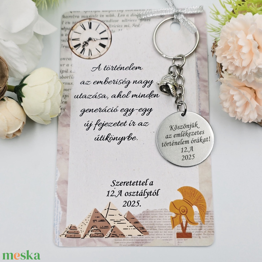 Ajándék történelemtanároknak ballagásra, pedagógusnapra, tanév végére - Gravírozott ballagási kulcstartó ajándékkártyán - táska & tok - kulcstartó & táskadísz - kulcstartó - Meska.hu