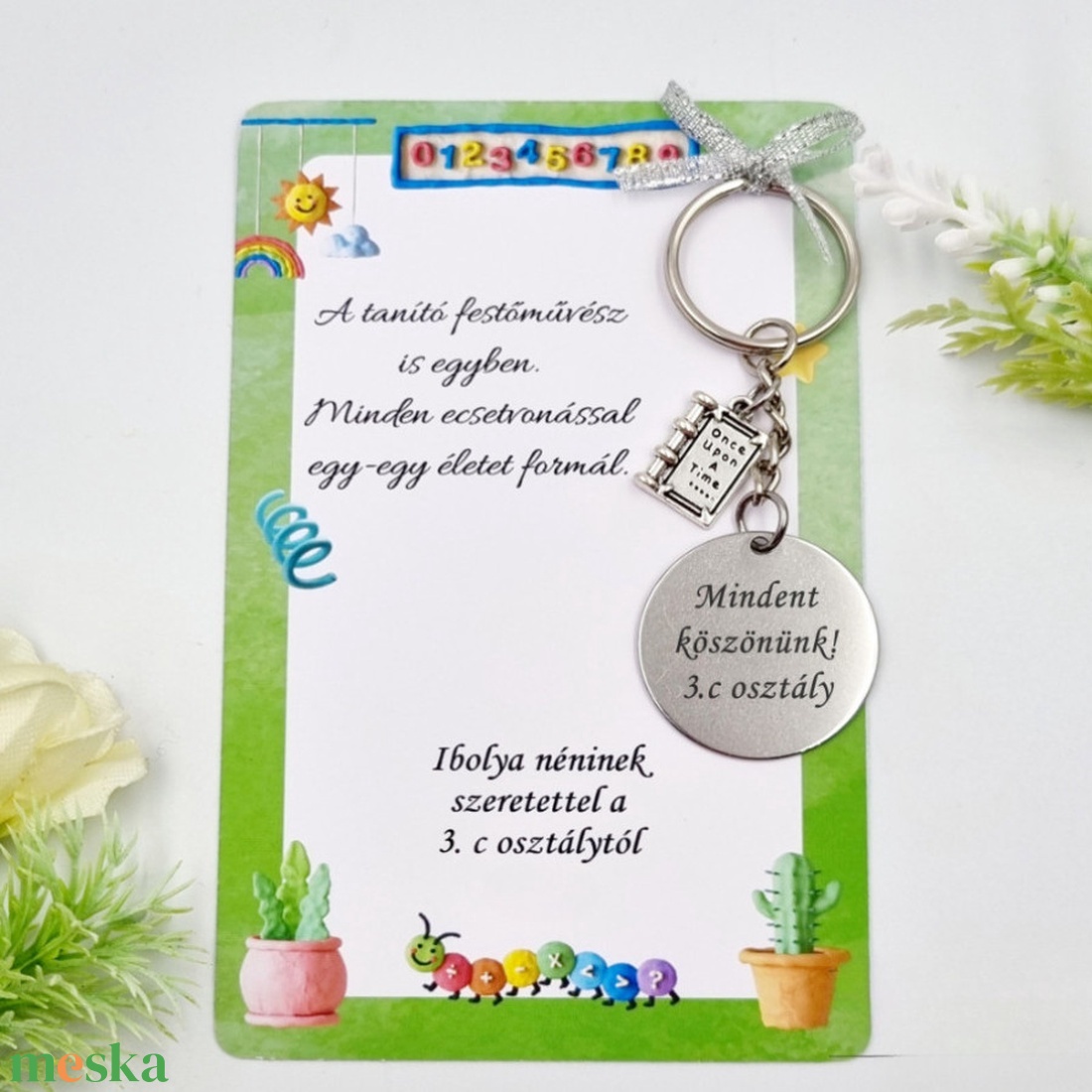 Ajándék tanítóknak, tanárnak ballagásra, pedagógusnapra, tanév végére - Gravírozott ballagási kulcstartó ajándékkártyán - táska & tok - kulcstartó & táskadísz - kulcstartó - Meska.hu