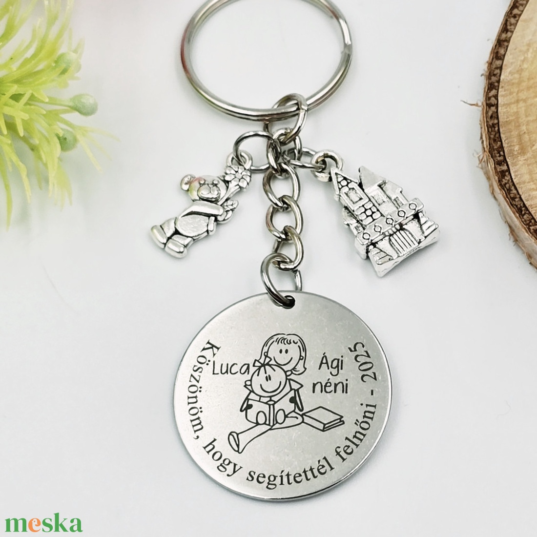Óvó néninek ajándék pedagógusnapra, tanév végére - Gravírozott grafikás ballagási kulcstartó  2_02. (kislányos minta) - táska & tok - kulcstartó & táskadísz - kulcstartó - Meska.hu