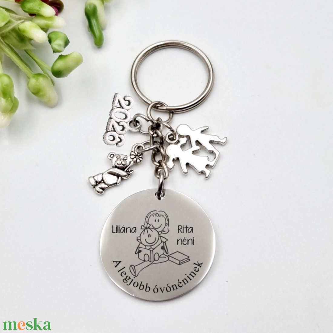 Óvó néninek ajándék pedagógusnapra, tanév végére - Gravírozott grafikás ballagási kulcstartó  4_02. (kislányos minta) - táska & tok - kulcstartó & táskadísz - kulcstartó - Meska.hu