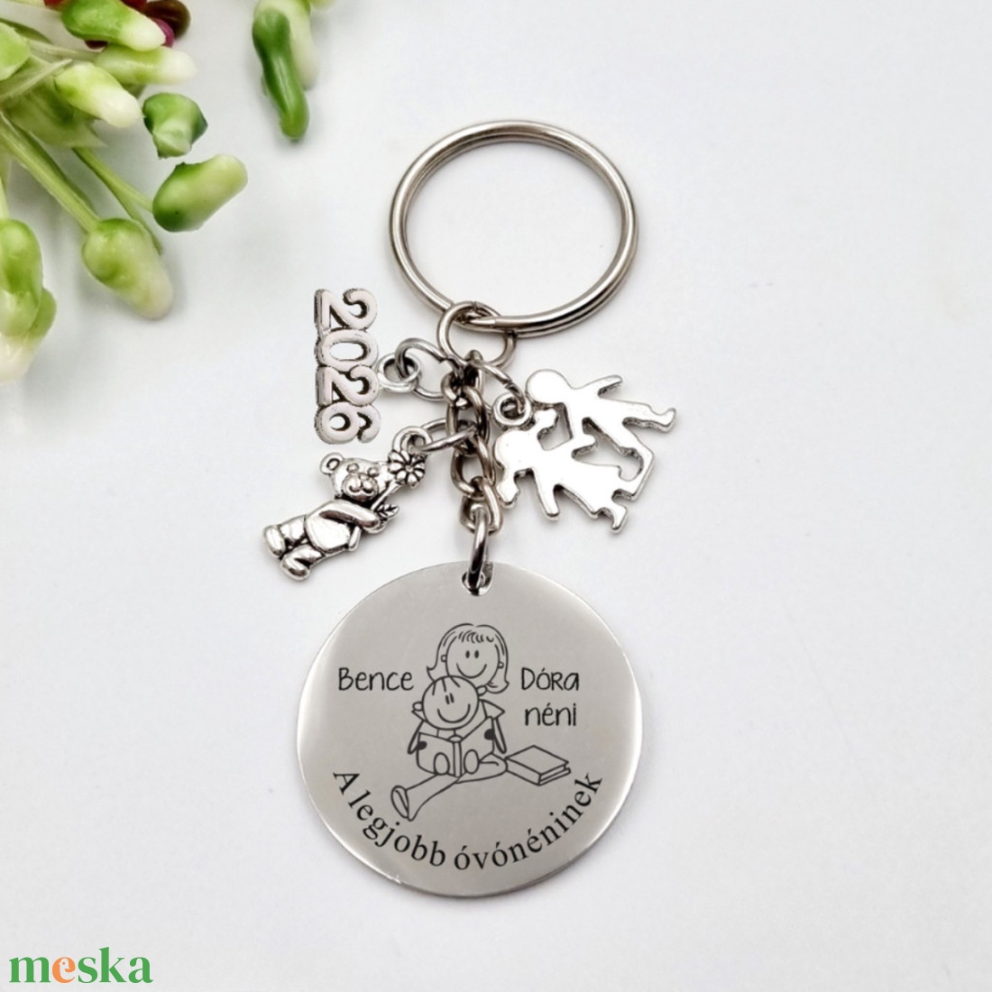 Óvó néninek ajándék pedagógusnapra, tanév végére - Gravírozott grafikás ballagási kulcstartó  4_03. (kisfiús minta) - táska & tok - kulcstartó & táskadísz - kulcstartó - Meska.hu