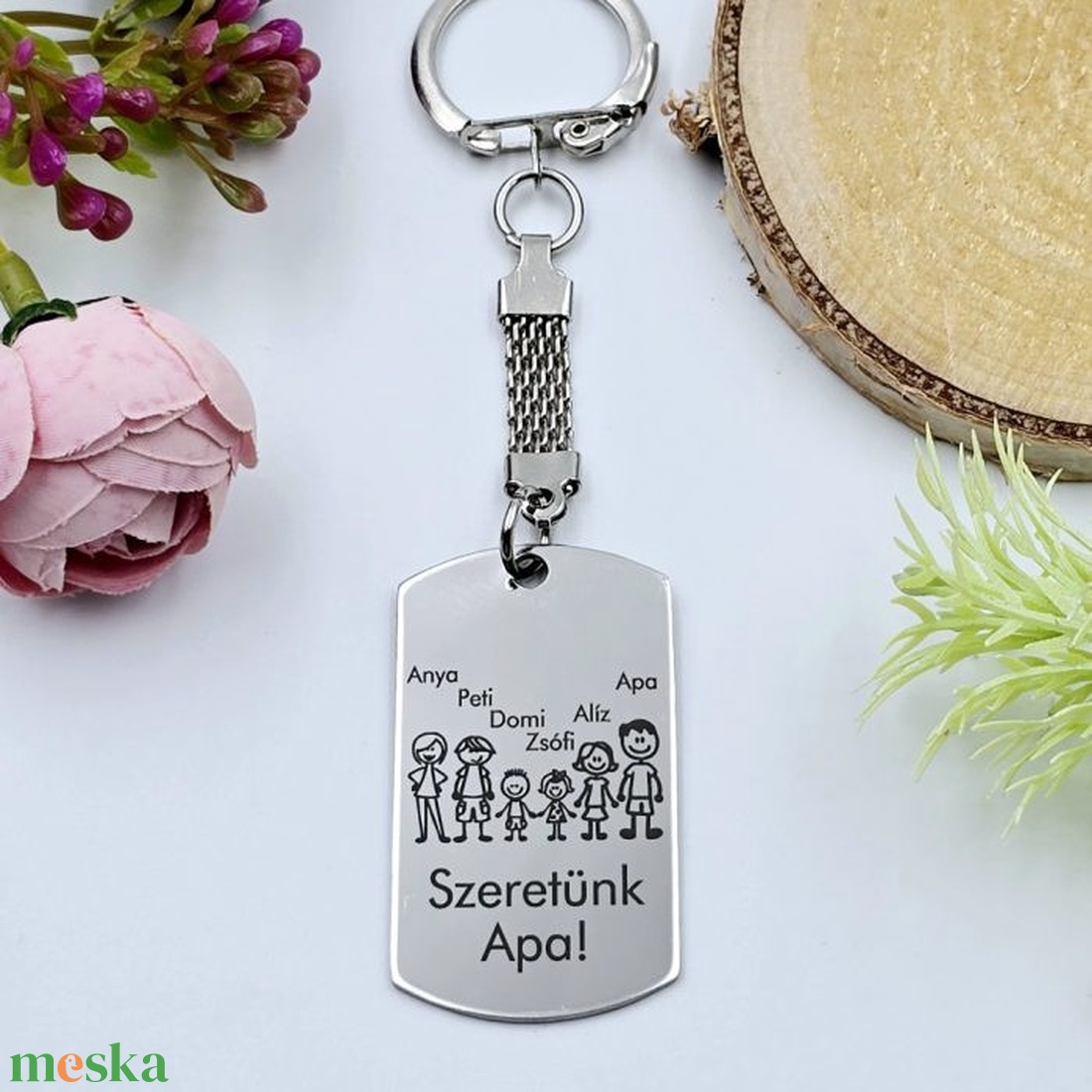 Szeretünk apa! - Családi kulcstartó személyre szabható grafikával. Egyedi ajándék apának - táska & tok - kulcstartó & táskadísz - kulcstartó - Meska.hu