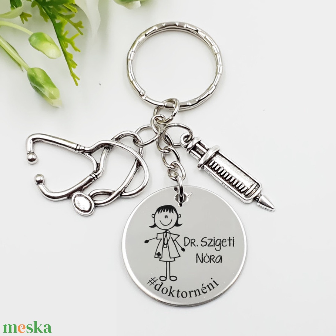 Doktornőnek ajándék - orvosnő kulcstartó grafikával, egyedi névvel, felirattal - táska & tok - kulcstartó & táskadísz - kulcstartó - Meska.hu